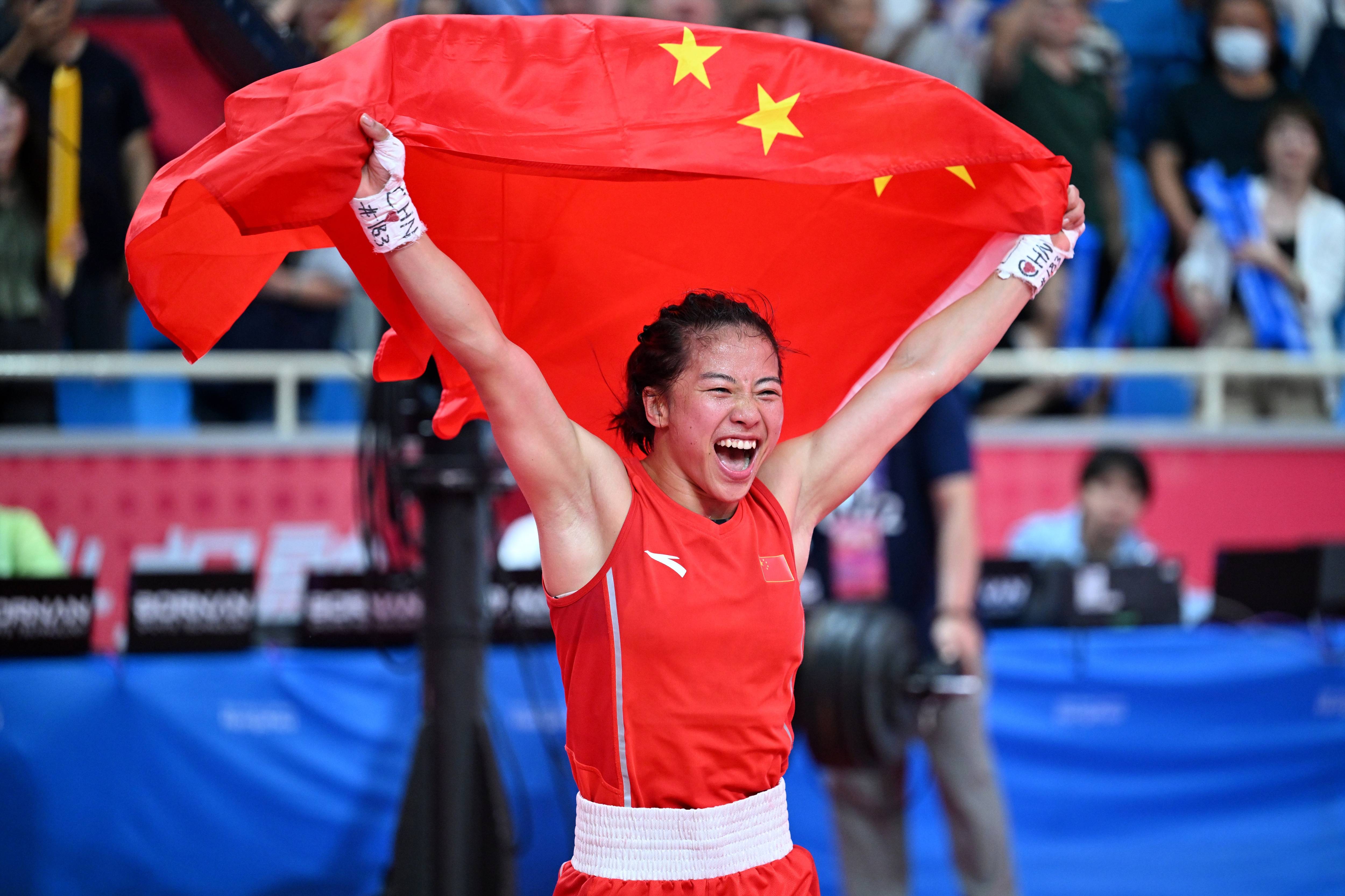 包含精彩绝伦的亚冠赛事瞬间,球员表现无懈可击的词条 包含精彩绝伦的亚冠赛事瞬间,球员表现无懈可击的词条